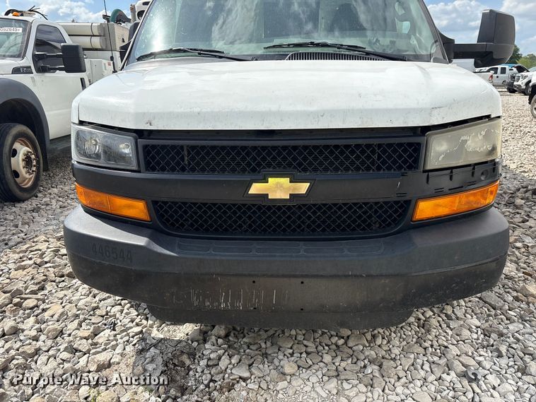 image for item YA1528 2020 Chevrolet Express 3500 delivery van