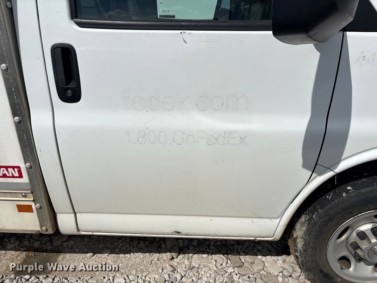 image for item YA1528 2020 Chevrolet Express 3500 delivery van
