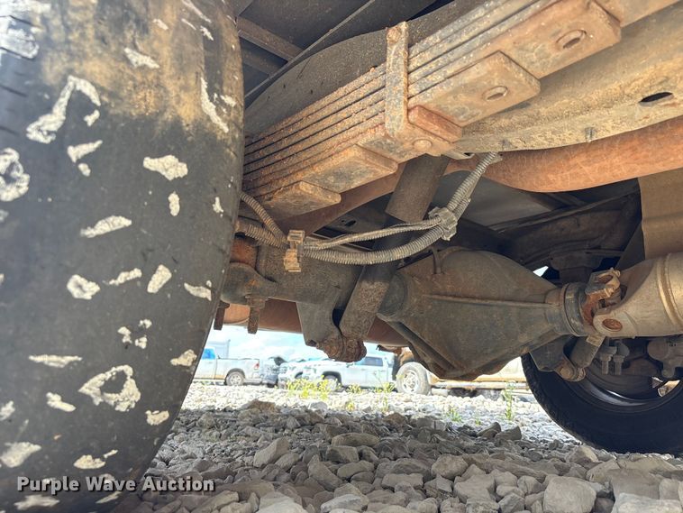 image for item YA1528 2020 Chevrolet Express 3500 delivery van