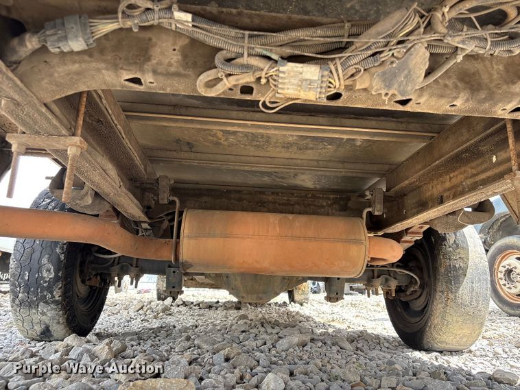 image for item YA1528 2020 Chevrolet Express 3500 delivery van