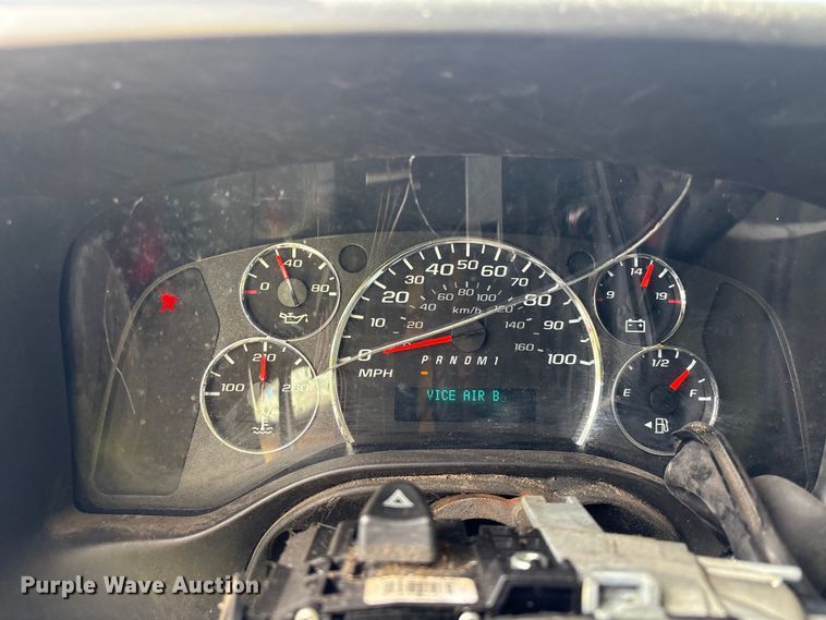 image for item YA1528 2020 Chevrolet Express 3500 delivery van