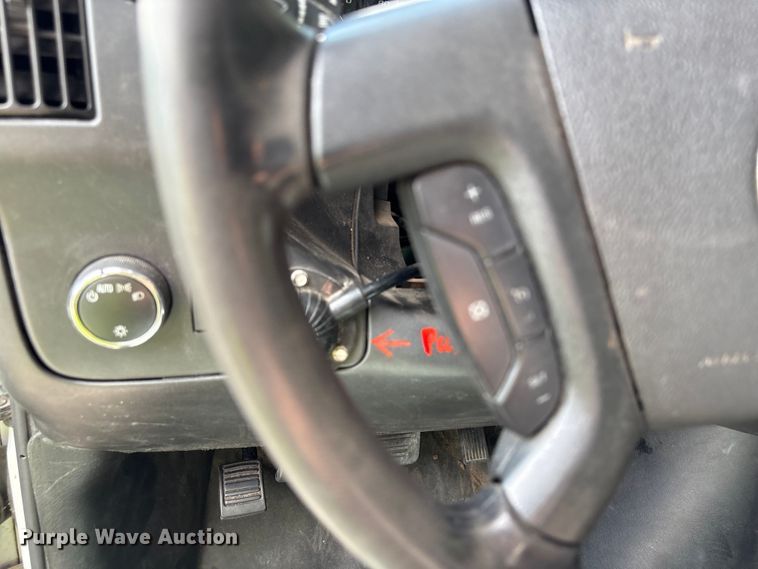 image for item YA1528 2020 Chevrolet Express 3500 delivery van