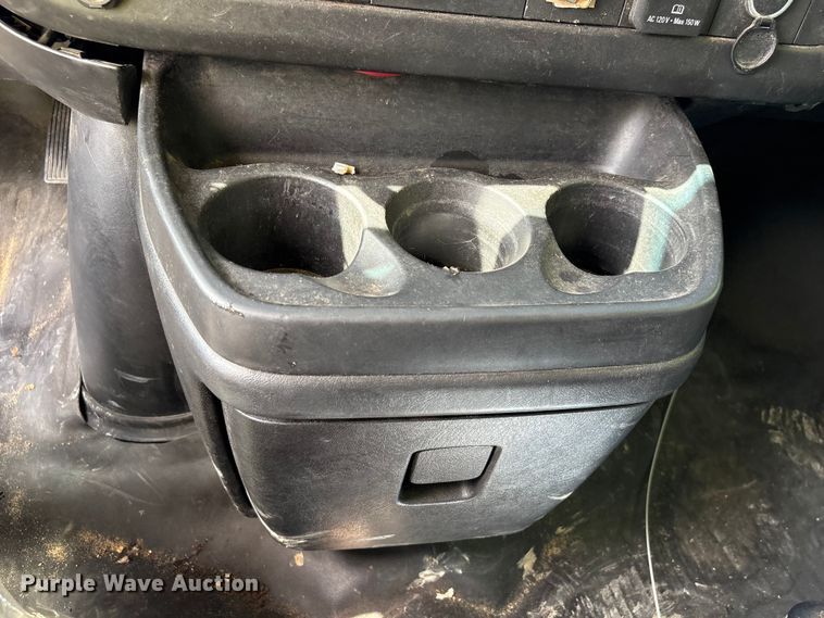 image for item YA1528 2020 Chevrolet Express 3500 delivery van