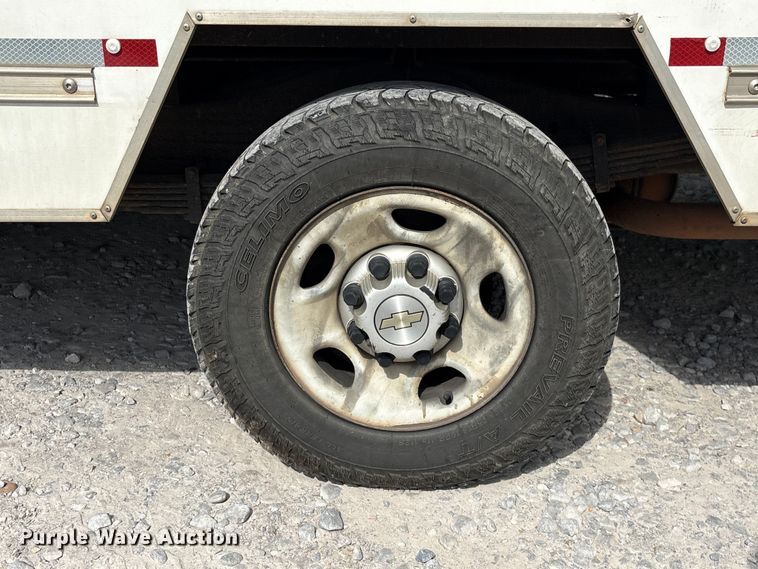 image for item YA1528 2020 Chevrolet Express 3500 delivery van