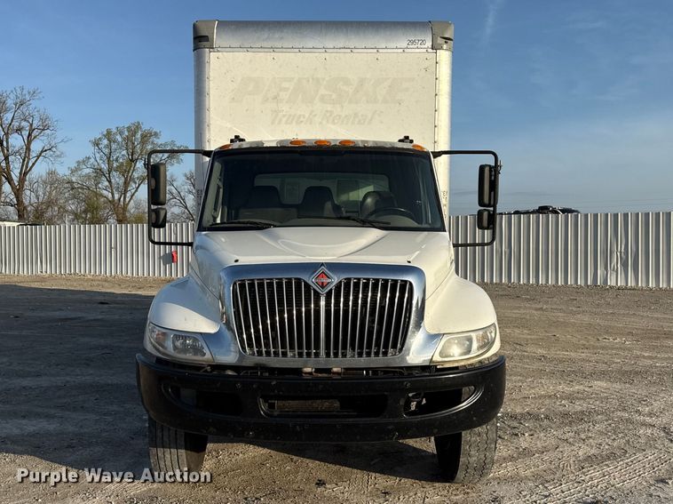 image for item YA1788 2018 International 4300 box truck