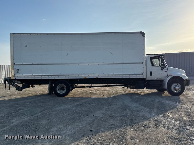 image for item YA1788 2018 International 4300 box truck