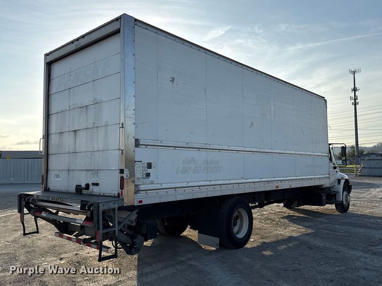 image for item YA1788 2018 International 4300 box truck