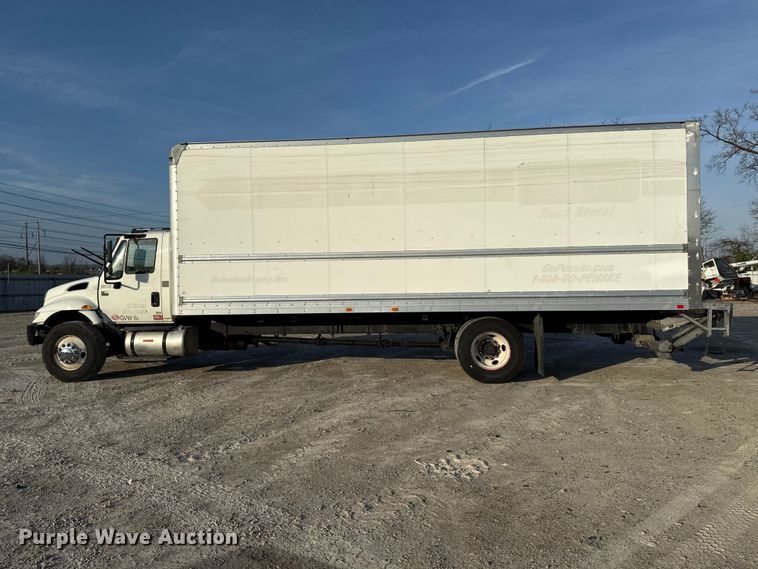 image for item YA1788 2018 International 4300 box truck