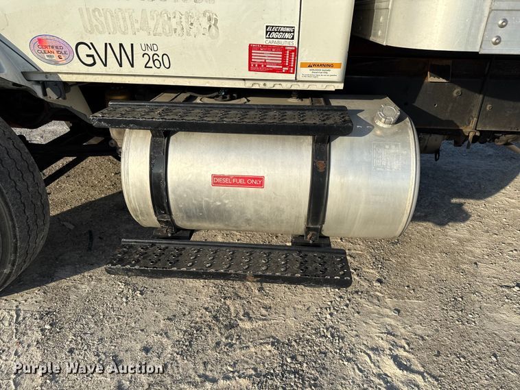 image for item YA1788 2018 International 4300 box truck