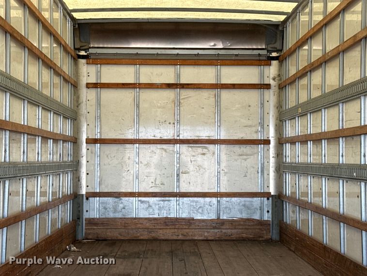 image for item YA1788 2018 International 4300 box truck