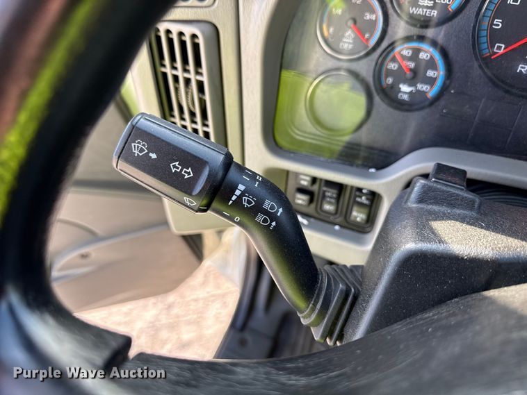 image for item YA1788 2018 International 4300 box truck