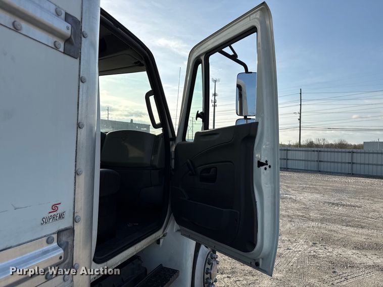 image for item YA1788 2018 International 4300 box truck