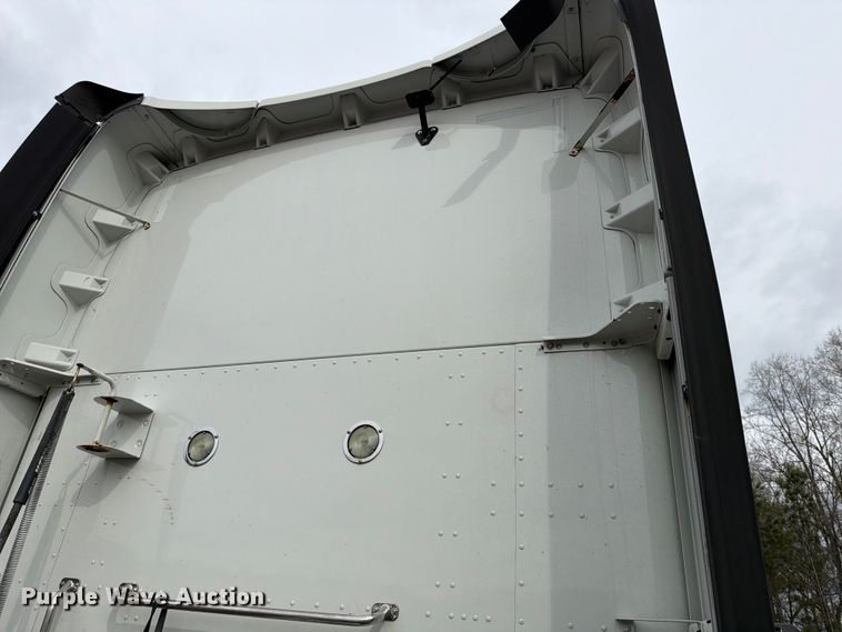 image for item YA1789 2018 Kenworth T680 semi truck