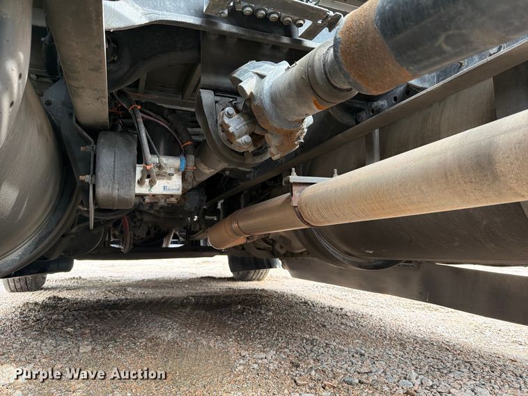 image for item YA1789 2018 Kenworth T680 semi truck