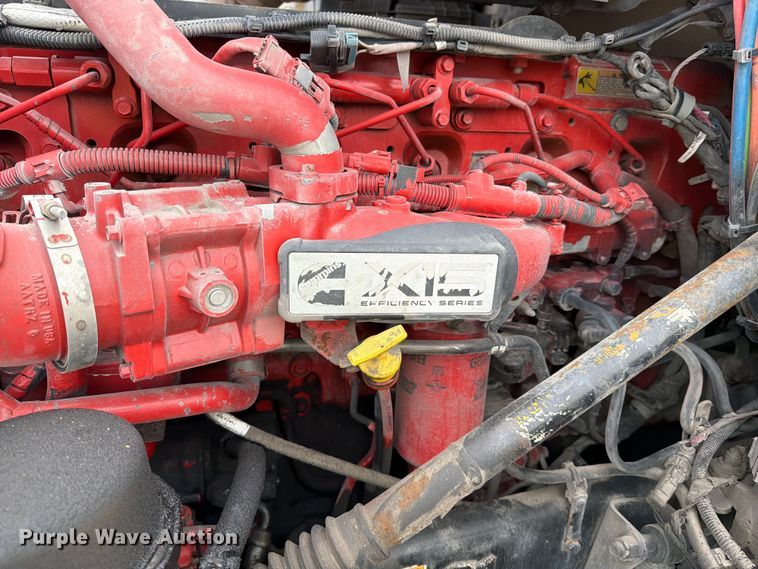 image for item YA1789 2018 Kenworth T680 semi truck