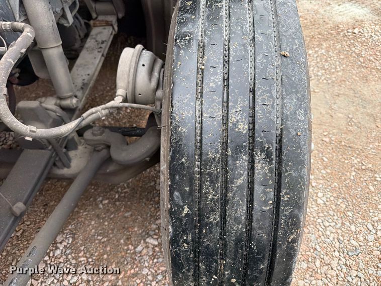 image for item YA1789 2018 Kenworth T680 semi truck