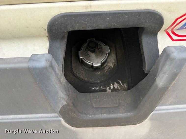 image for item YA1867 2019 Freightliner Cascadia semi truck