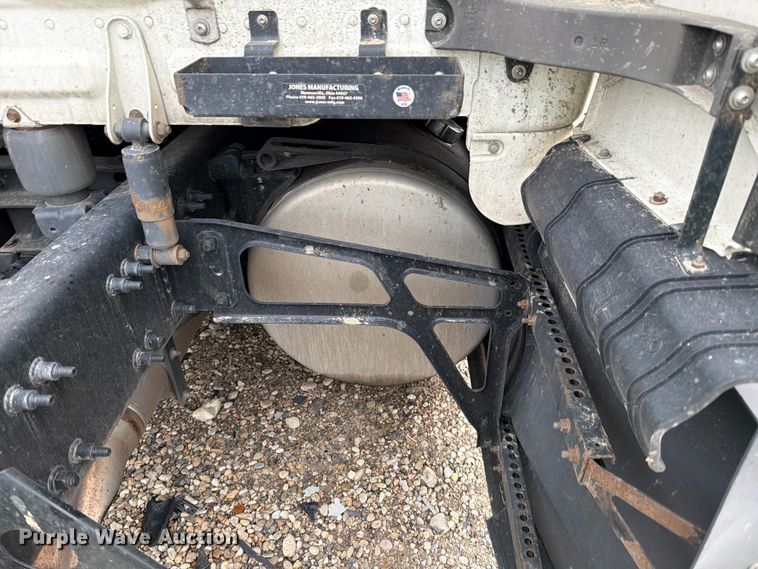 image for item YA1867 2019 Freightliner Cascadia semi truck