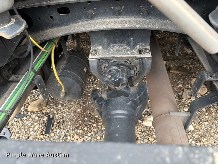 image for item YA1867 2019 Freightliner Cascadia semi truck