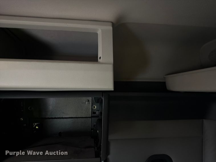 image for item YA1867 2019 Freightliner Cascadia semi truck