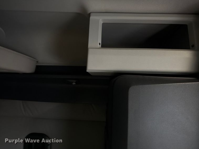 image for item YA1867 2019 Freightliner Cascadia semi truck