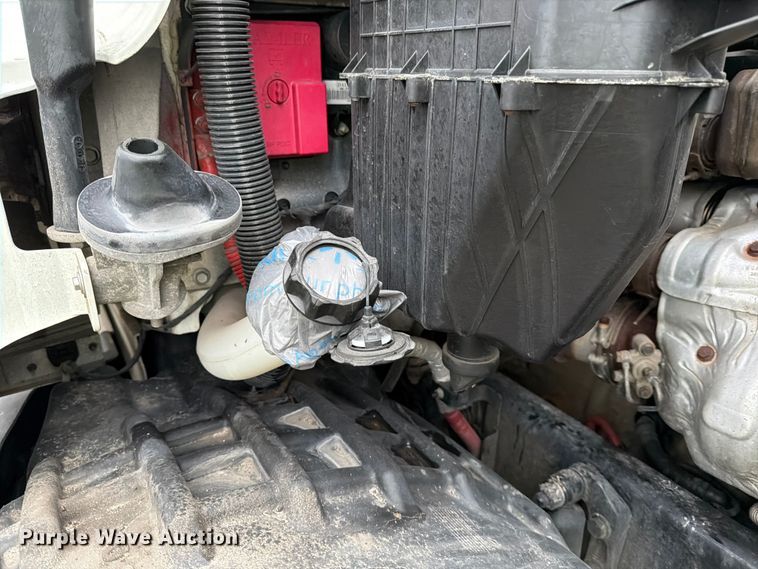 image for item YA1867 2019 Freightliner Cascadia semi truck