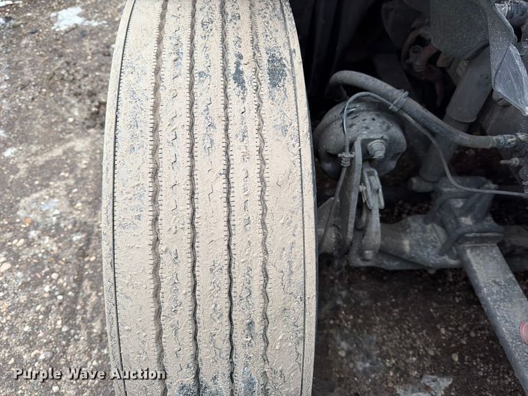 image for item YA1867 2019 Freightliner Cascadia semi truck