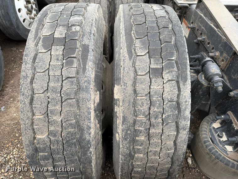 image for item YA1867 2019 Freightliner Cascadia semi truck