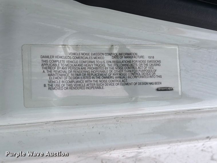 image for item YA1867 2019 Freightliner Cascadia semi truck