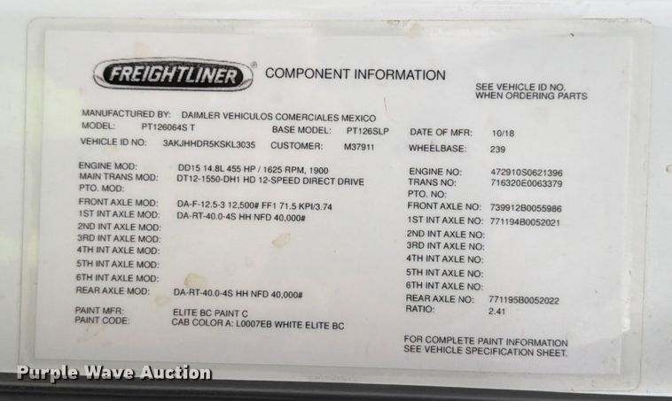 image for item YA1867 2019 Freightliner Cascadia semi truck