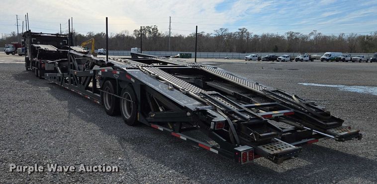 image for item YA1913 2023 Peterbilt 389 car carrier truck with car carrier trailer