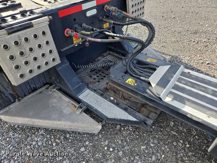 image for item YA1913 2023 Peterbilt 389 car carrier truck with car carrier trailer