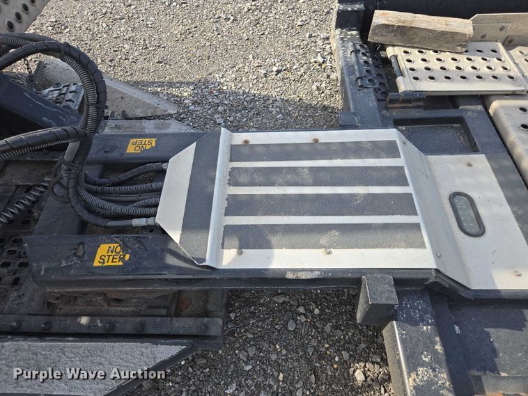 image for item YA1913 2023 Peterbilt 389 car carrier truck with car carrier trailer