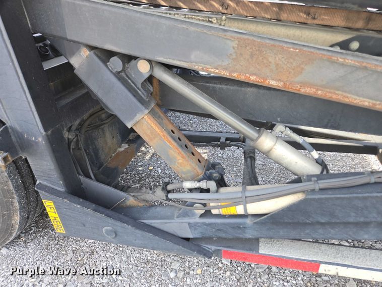 image for item YA1913 2023 Peterbilt 389 car carrier truck with car carrier trailer