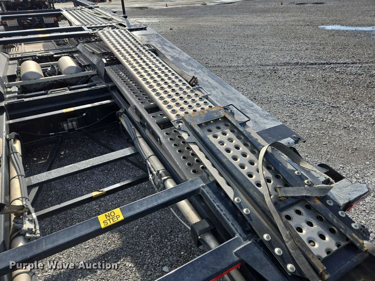 image for item YA1913 2023 Peterbilt 389 car carrier truck with car carrier trailer