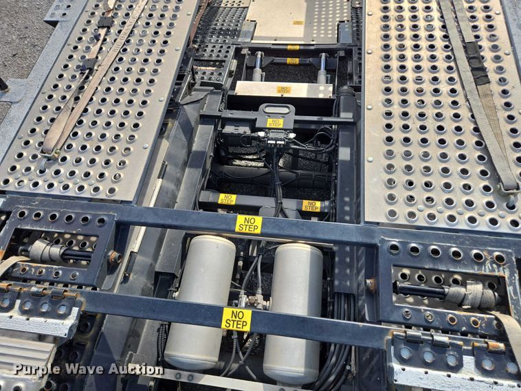 image for item YA1913 2023 Peterbilt 389 car carrier truck with car carrier trailer