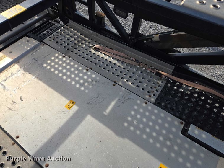 image for item YA1913 2023 Peterbilt 389 car carrier truck with car carrier trailer