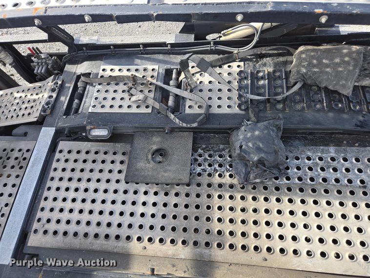 image for item YA1913 2023 Peterbilt 389 car carrier truck with car carrier trailer