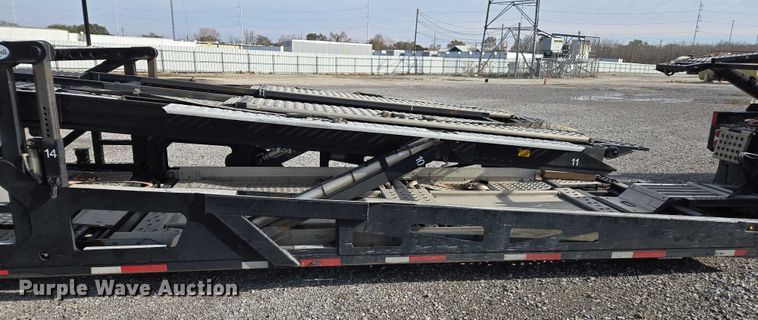 image for item YA1913 2023 Peterbilt 389 car carrier truck with car carrier trailer