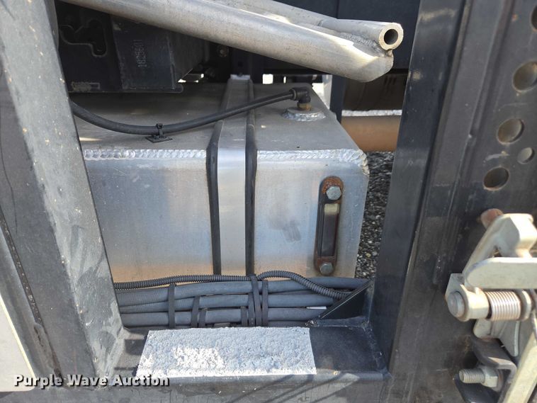 image for item YA1913 2023 Peterbilt 389 car carrier truck with car carrier trailer