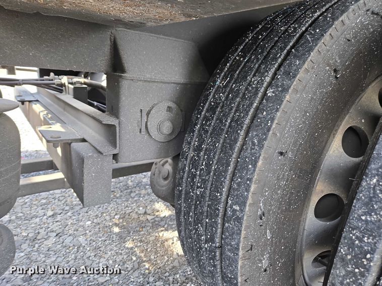 image for item YA1913 2023 Peterbilt 389 car carrier truck with car carrier trailer