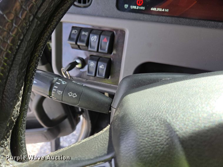 image for item YA1913 2023 Peterbilt 389 car carrier truck with car carrier trailer