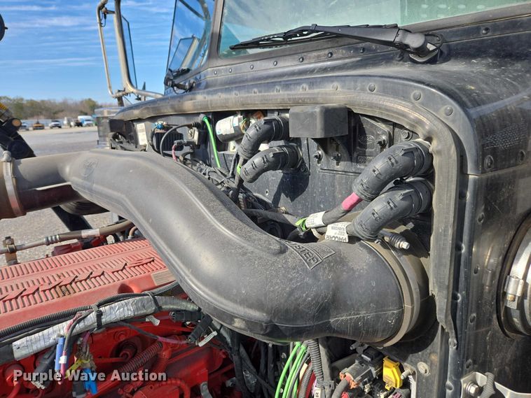 image for item YA1913 2023 Peterbilt 389 car carrier truck with car carrier trailer