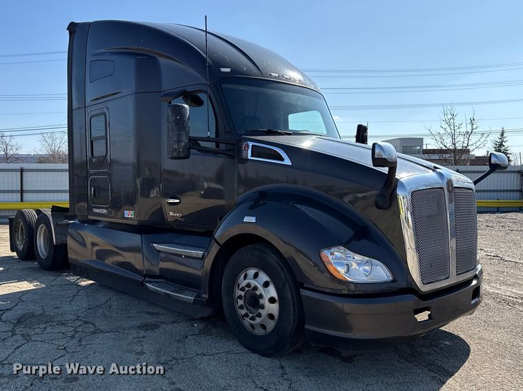 image for item YA2022 2022 Kenworth T680 semi truck