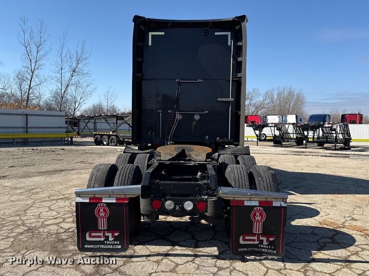 image for item YA2022 2022 Kenworth T680 semi truck