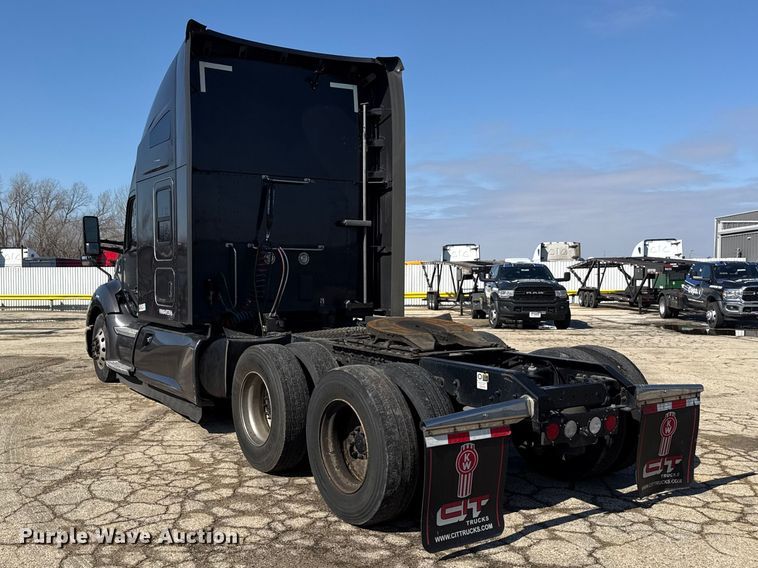 image for item YA2022 2022 Kenworth T680 semi truck