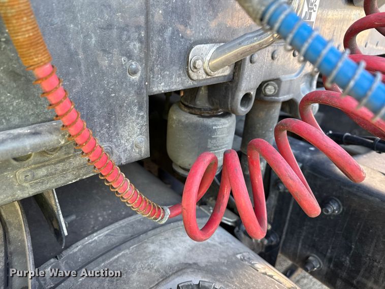 image for item YA2022 2022 Kenworth T680 semi truck