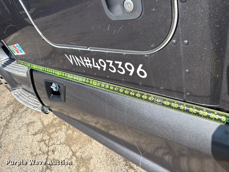 image for item YA2022 2022 Kenworth T680 semi truck