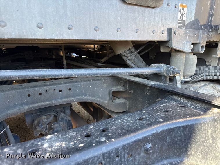 image for item YA2022 2022 Kenworth T680 semi truck