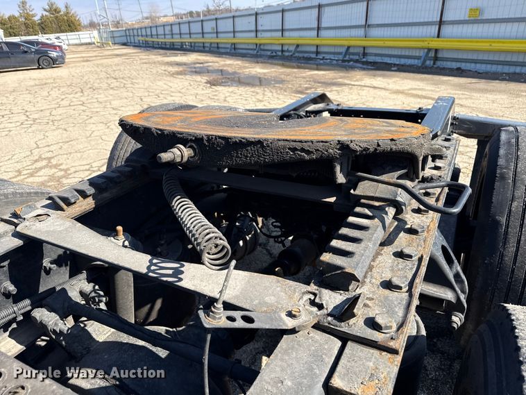 image for item YA2022 2022 Kenworth T680 semi truck